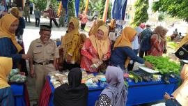 Stand Bazar Pun Laris Manis