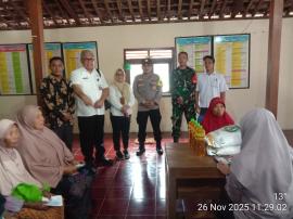 Penyaluran Bantuan Pangan Beras dan Minyak Goreng di Kalurahan Grogol