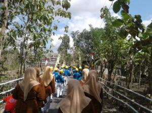 Arak-arakan menuju lokasi balai padukuhan Gerjo (2